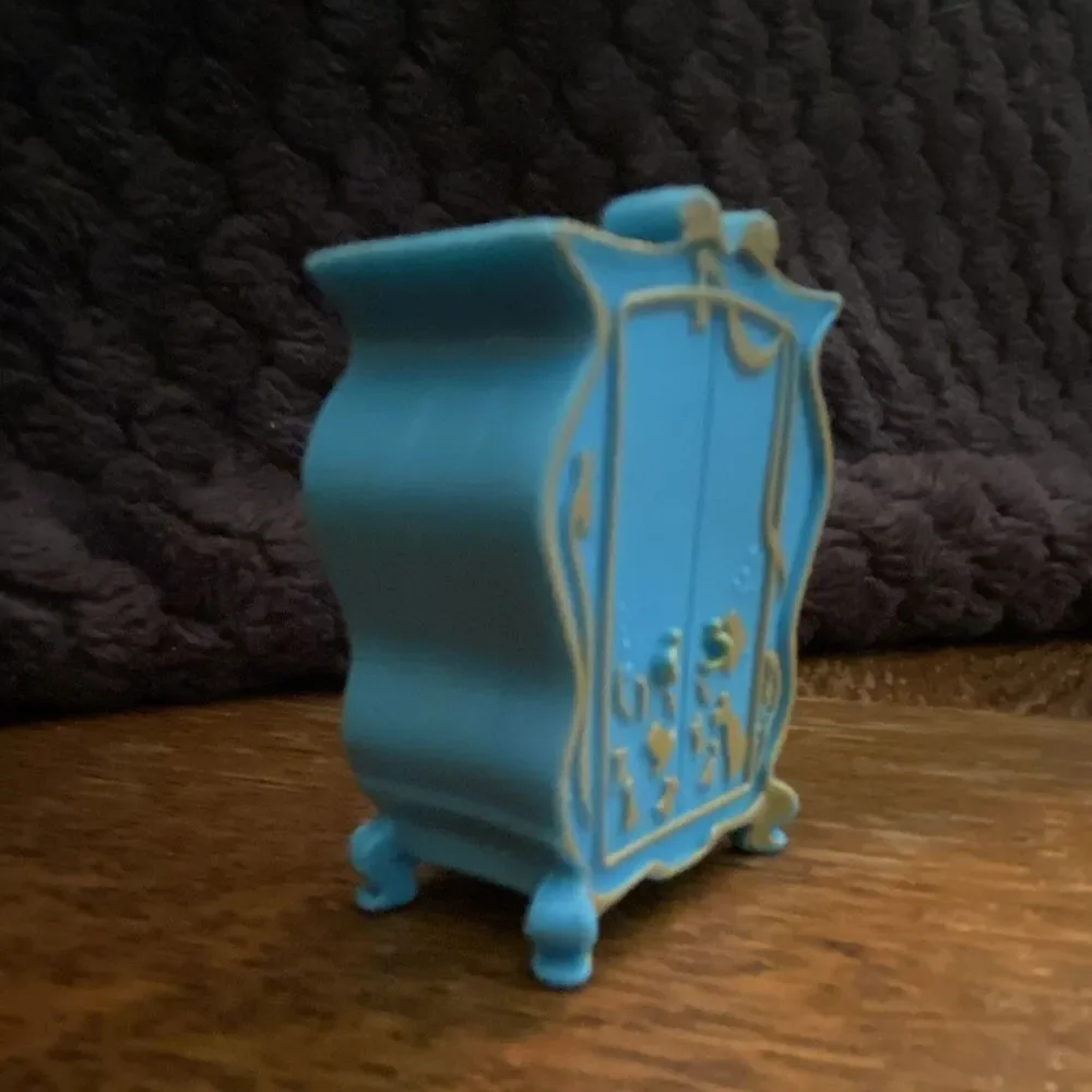 Unbranded scale blue